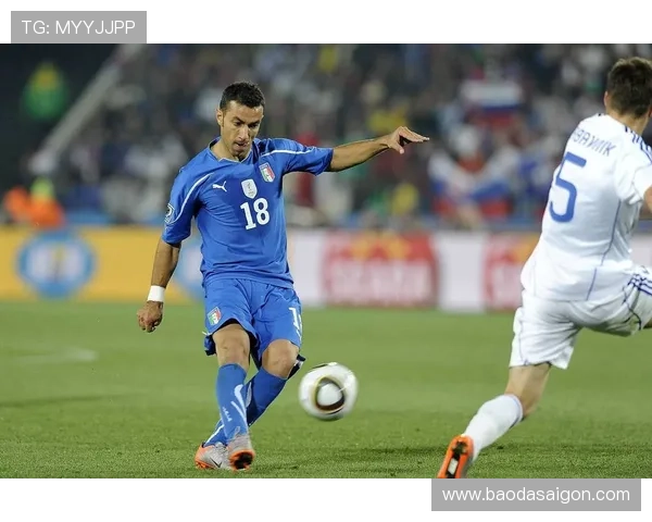 夸利亚雷拉:意大利足球传奇前锋的辉煌与坚持 夸利亚雷拉:意大利足球传奇前锋的辉煌与坚持